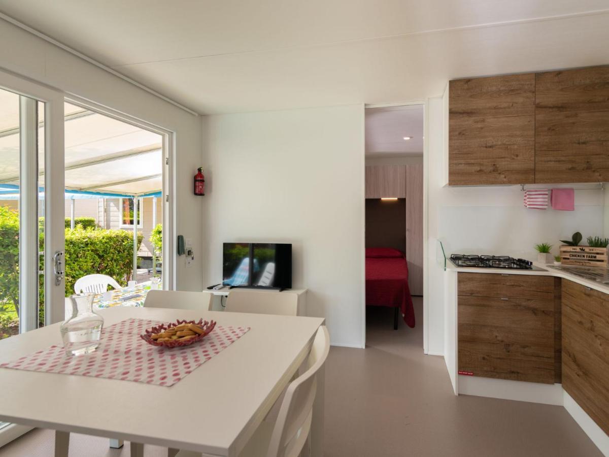 Holiday Home Garda Suite Deluxe By Interhome Ривольтелла Экстерьер фото